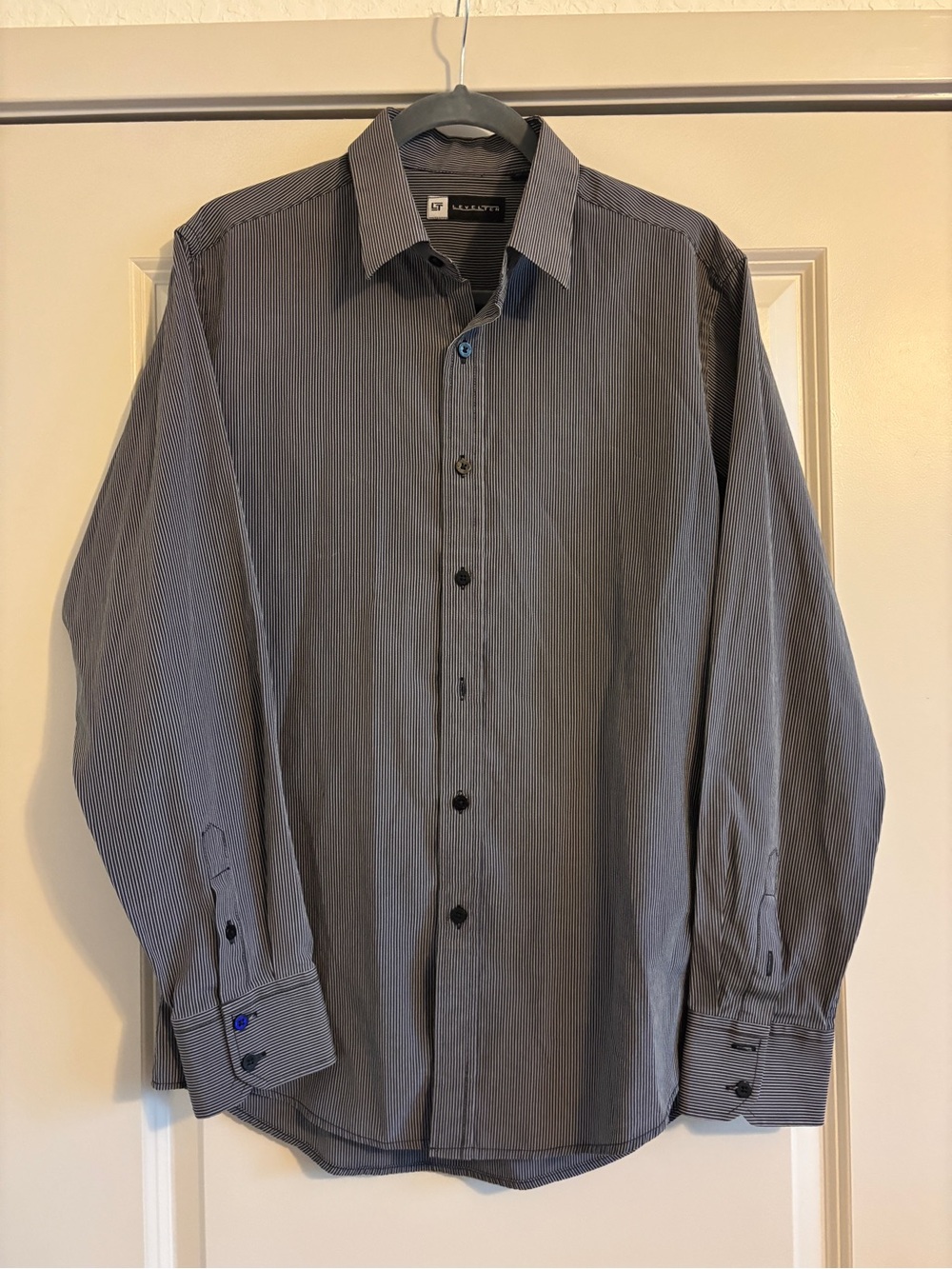 Level Ten Men's Grey Pinstripe Dress Shirt Like New Size M